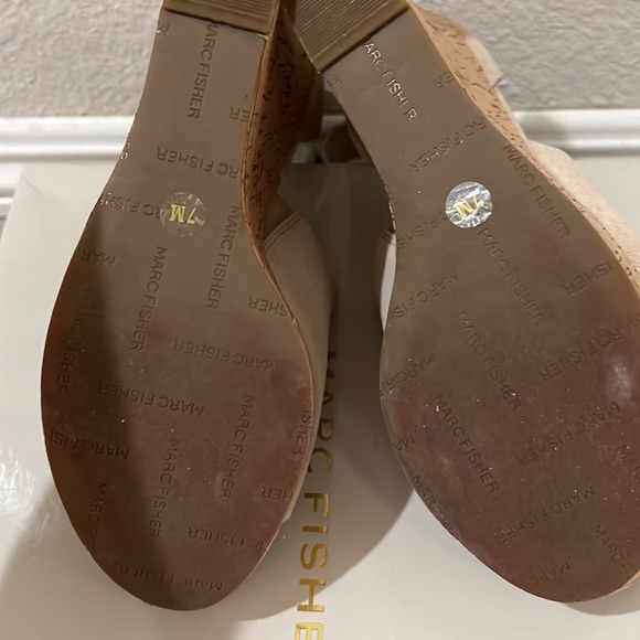 Women’s Marc Fisher Wedge 7 - Picture 4 of 4